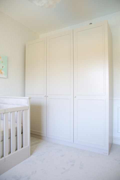 Klasy &Uuml;&ccedil; Kapaklı Gardırop