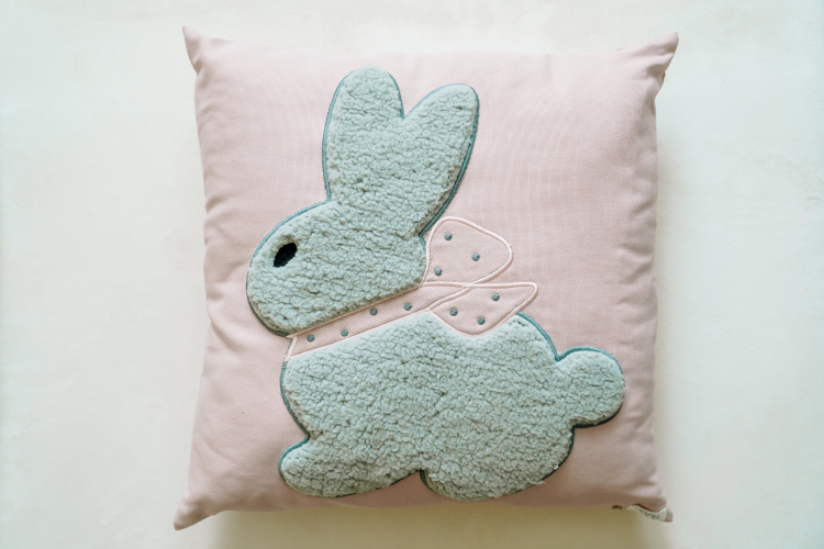 Nakışlı Pembe Bunny Pillow