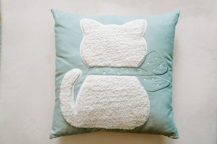 Nakışlı Kitty Pillow